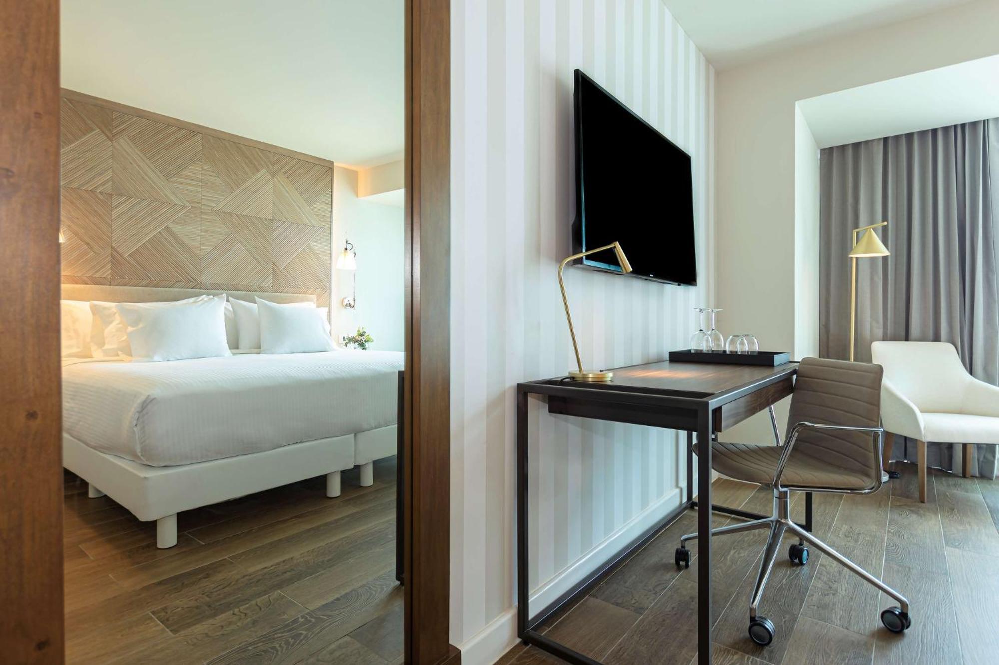 เอ็นเอช คอลเลคชั่น เมริดา ปาเซโอ มอนเตโฆ Hotel ภายนอก รูปภาพ